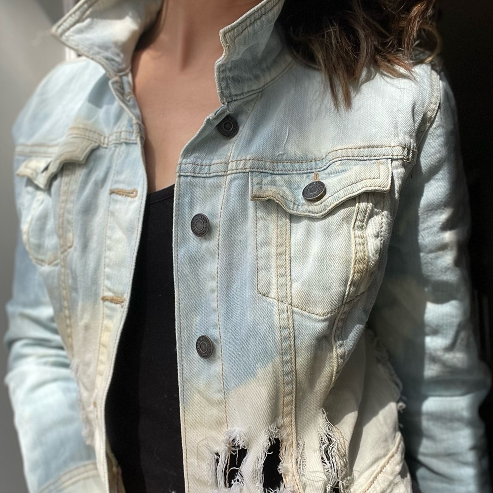 Closing my closet indefinitely on 9 July! Send your offers!